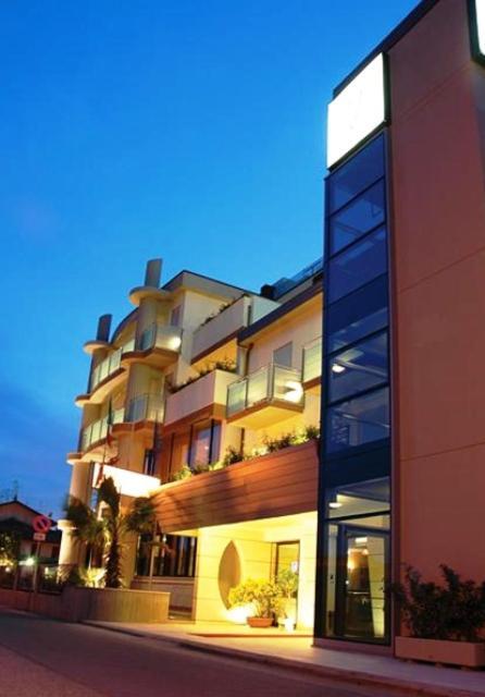 Hotel Capitol San Mauro Mare Extérieur photo