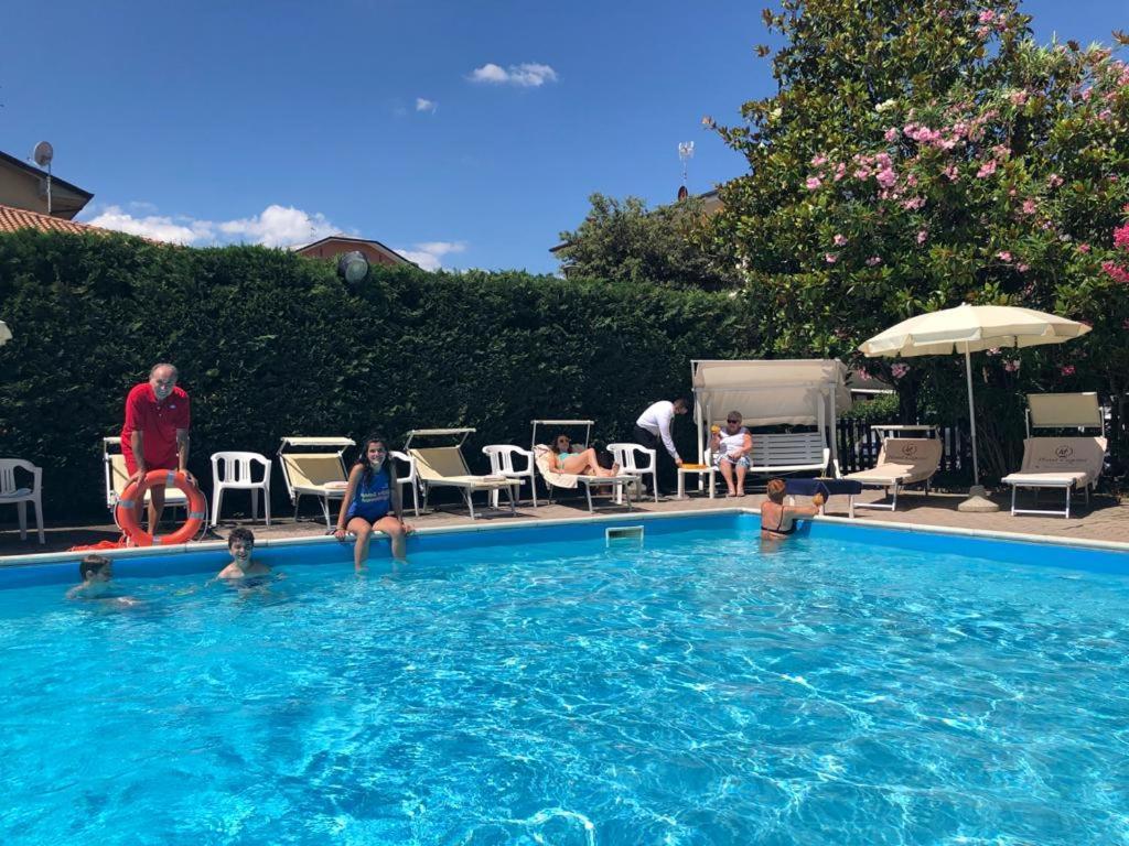 Hotel Capitol San Mauro Mare Extérieur photo