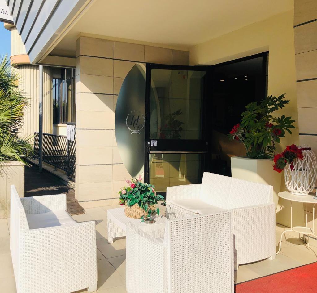 Hotel Capitol San Mauro Mare Extérieur photo