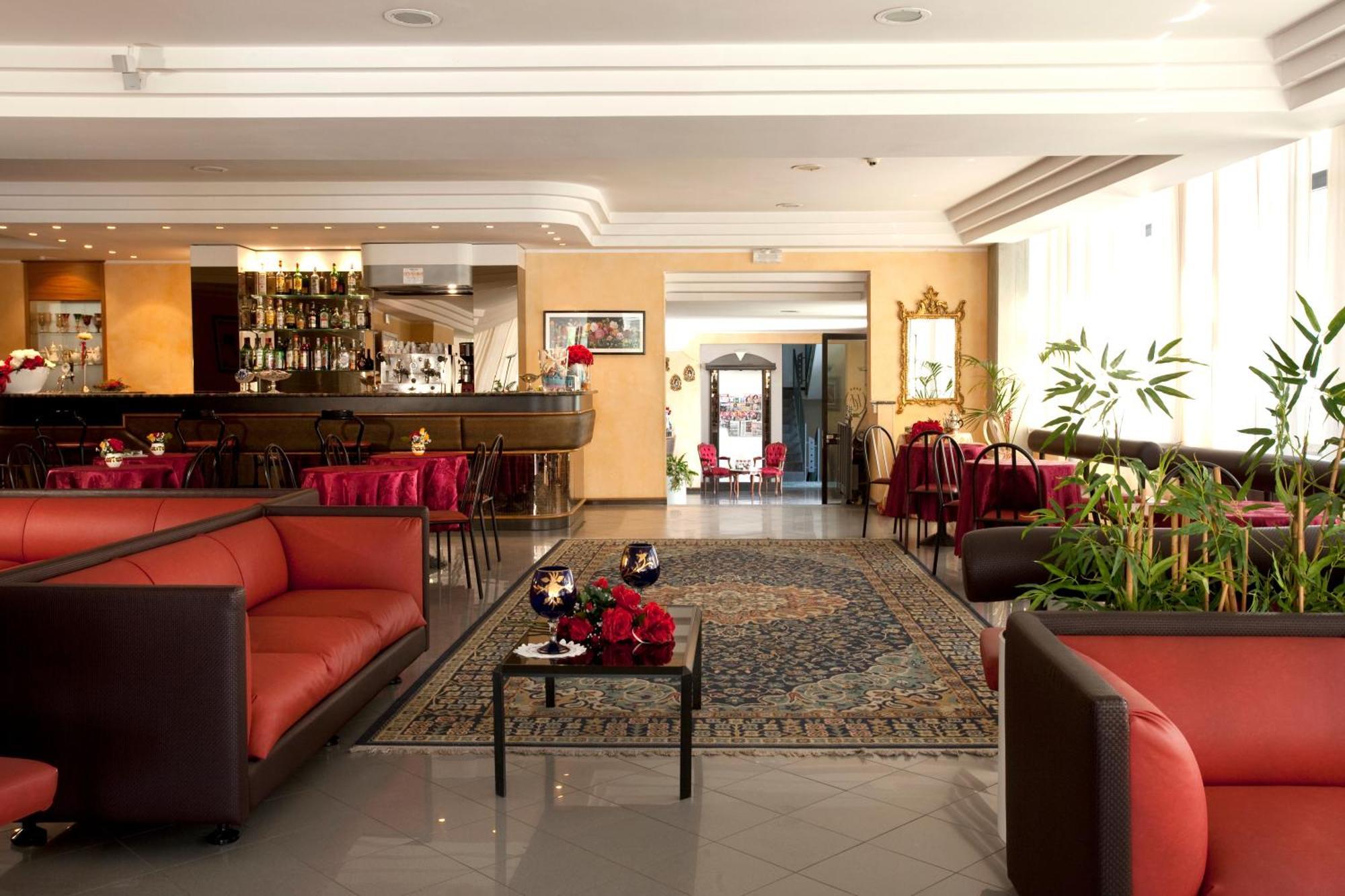 Hotel Capitol San Mauro Mare Extérieur photo