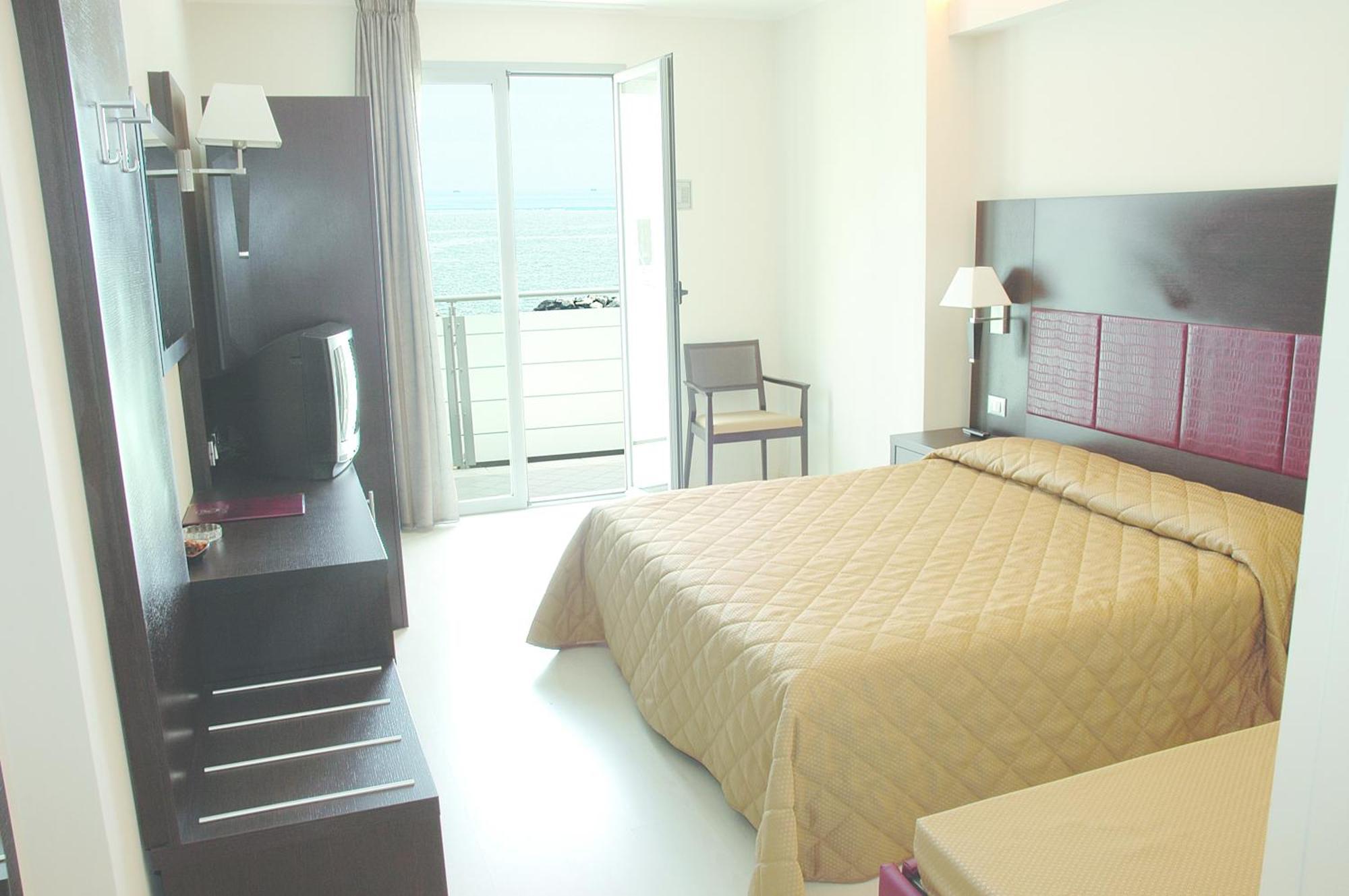 Hotel Capitol San Mauro Mare Extérieur photo