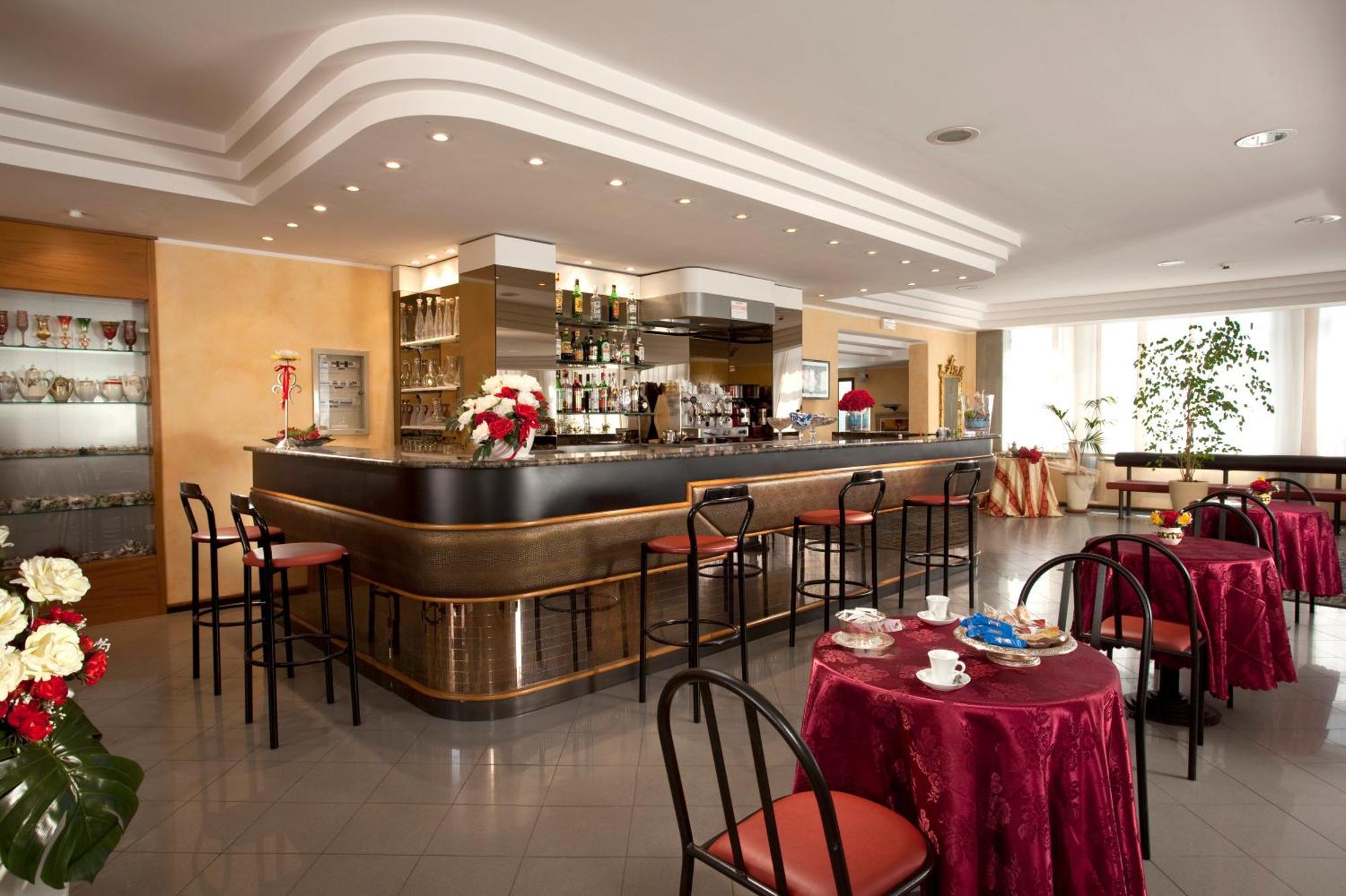 Hotel Capitol San Mauro Mare Extérieur photo