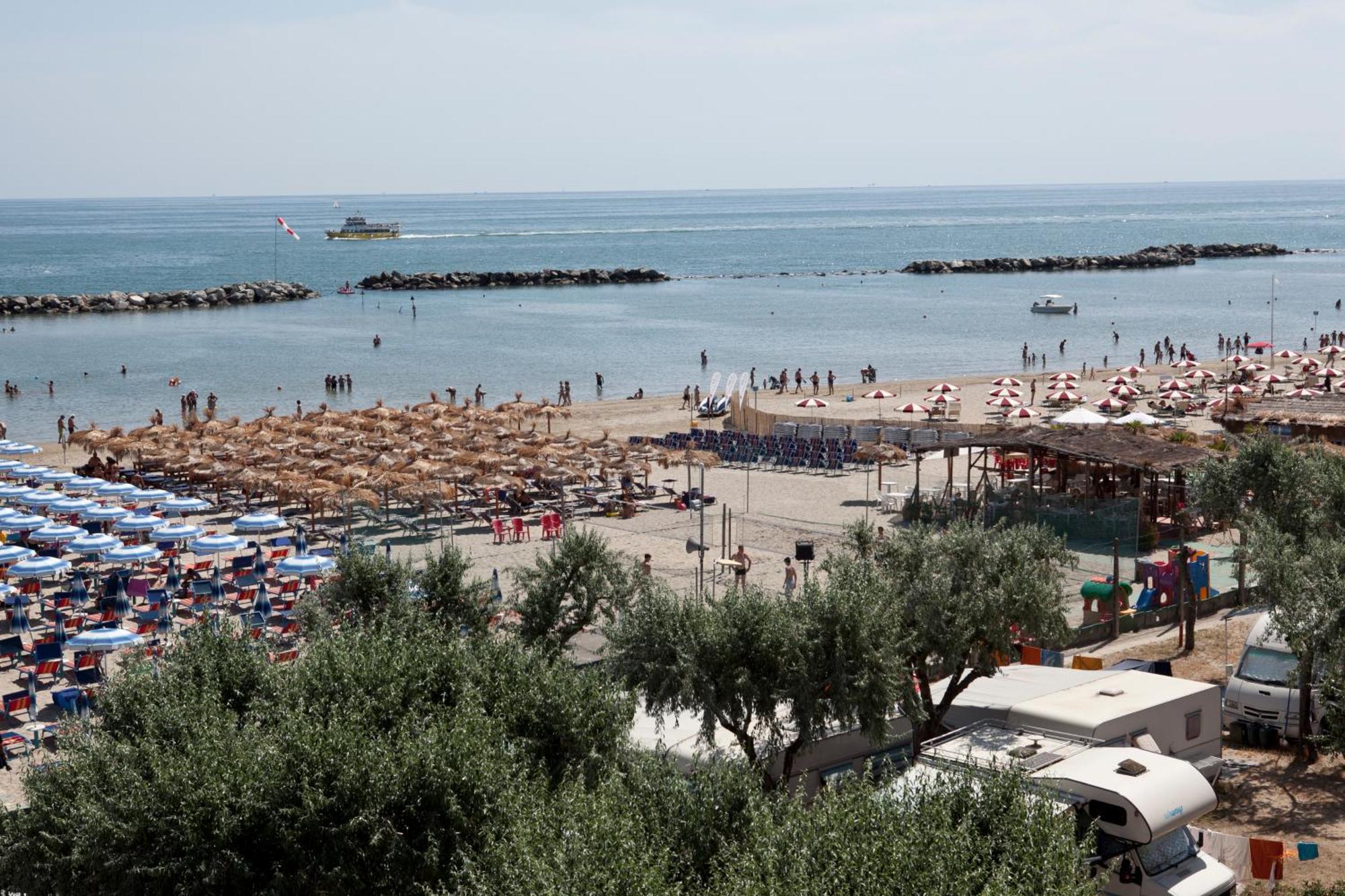 Hotel Capitol San Mauro Mare Extérieur photo