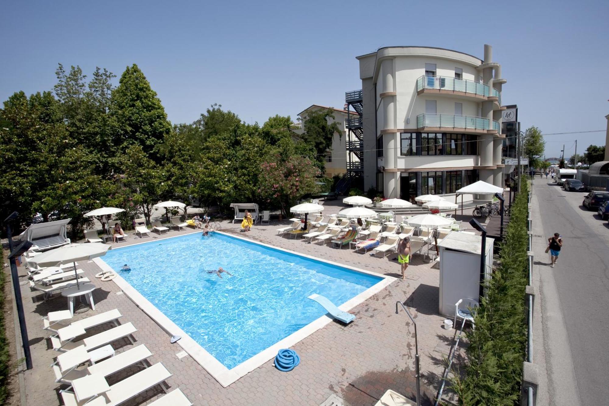 Hotel Capitol San Mauro Mare Extérieur photo